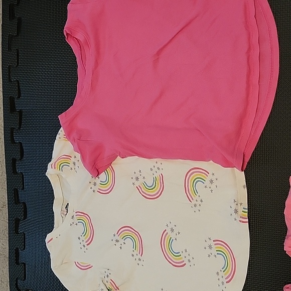 Bundle of Four Girls Shortsleeve Cotton Tees size 4T - Picture 6 of 7